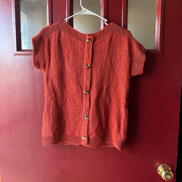 Cable & Gauge Textured Red Knit Top - Picture 4 of 5